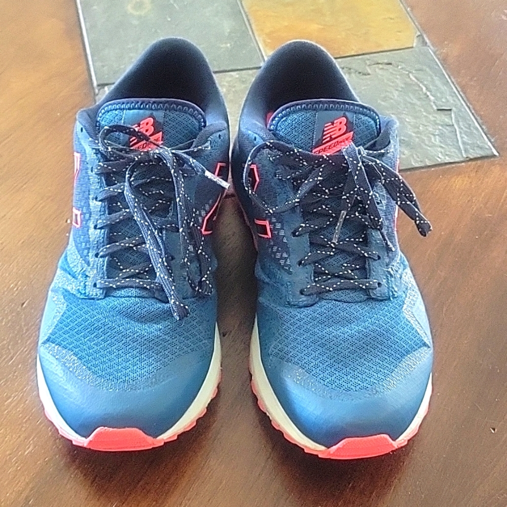 New Balance Women's Athletic  Running Shoe 690AT 11D wide